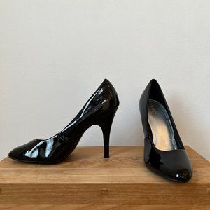 Fioni Classic Black Patent Leather Heels - Size 5